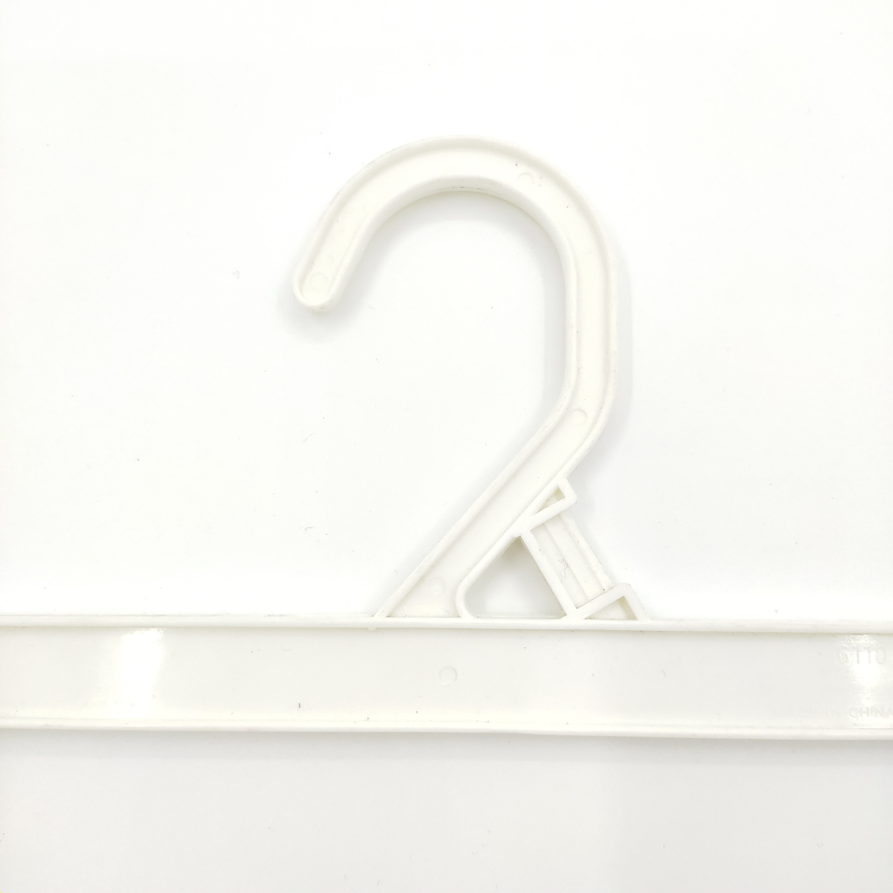 12 White Plastic Bottom Hanger W/ Clips