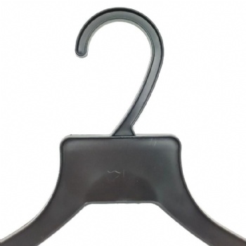 vics hanger with bar FD13-41CM