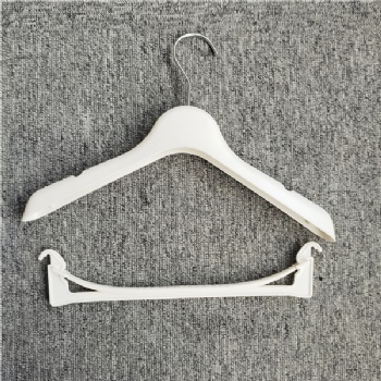 Kids suit hanger with bar