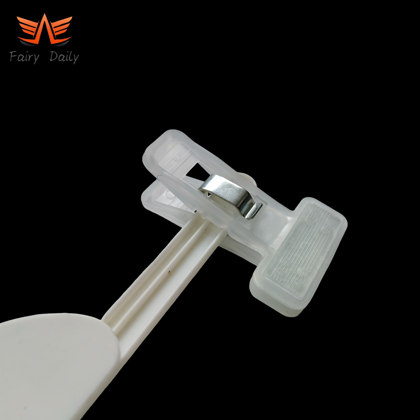 Vics Plastic Whitesuit Pants/ Trousers/Bottom/Girl's Skirt Clips Hangers